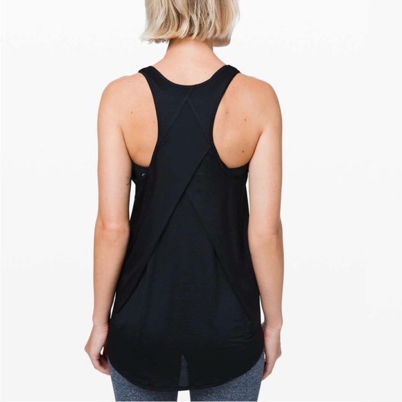 NWT Lululemon Essential Tank *pleated - Picture 6 of 7